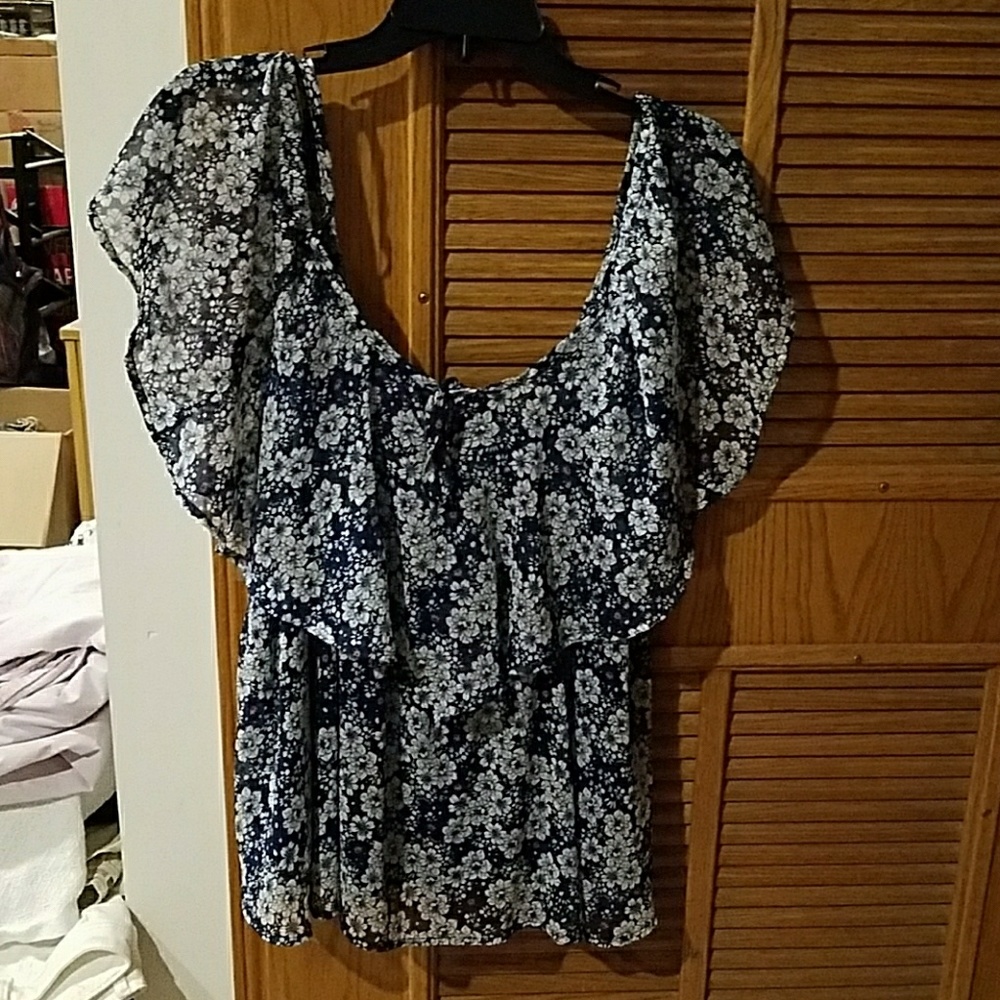 Short sleeve blouse